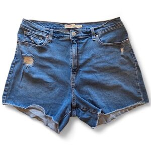 Levi's Signature Women's High Waisted Distressed Jean Short Size 12